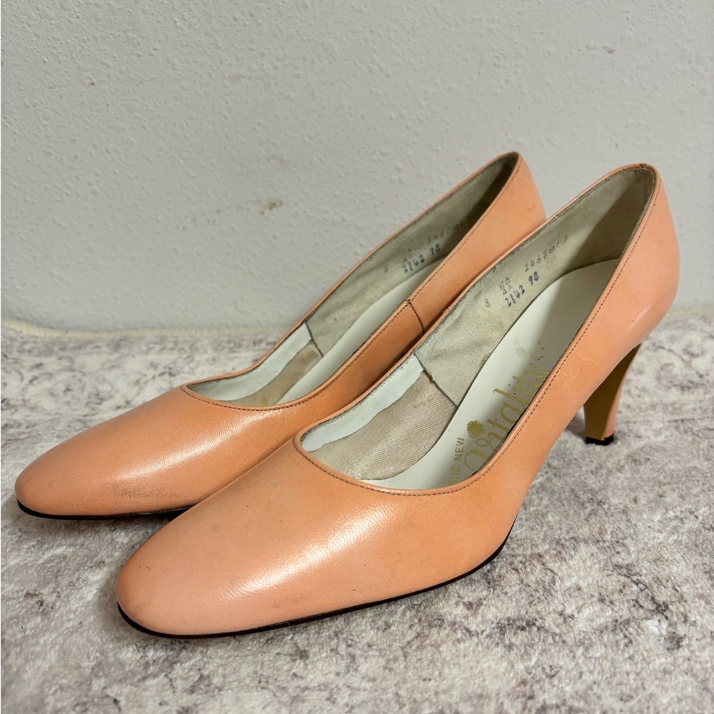 Chic 1970’s PinkPeach Leather Heels